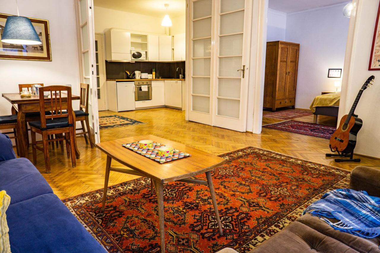 Bond & Sue Apartment Будапеща Екстериор снимка