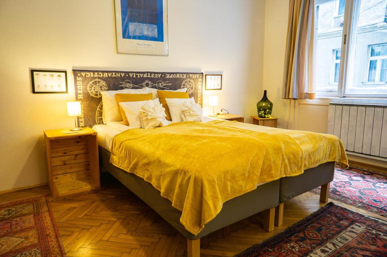 Bond & Sue Apartment Будапеща Екстериор снимка