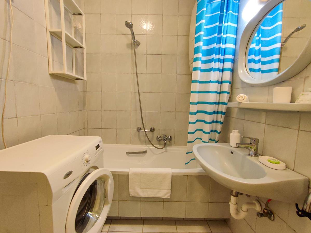 Bond & Sue Apartment Будапеща Екстериор снимка